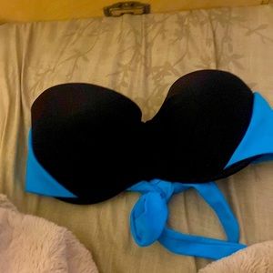 Black strapless tswim top